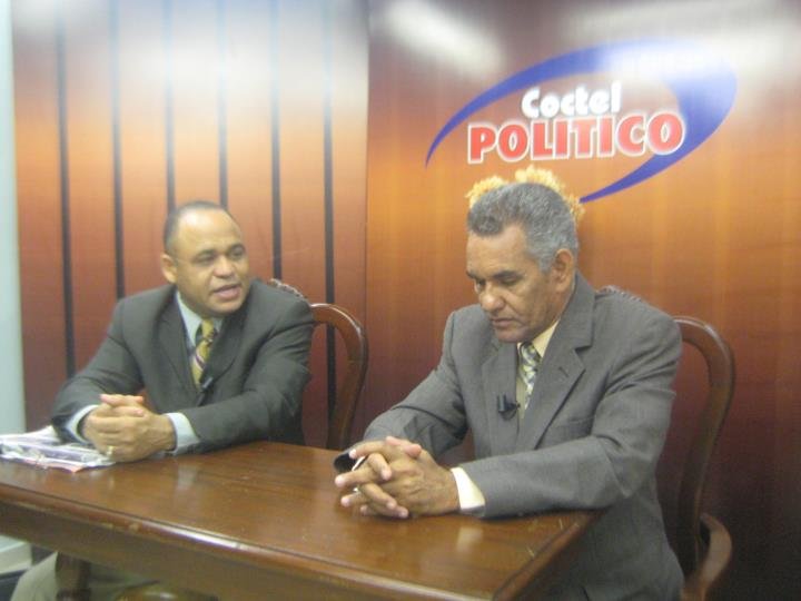 Leo García en Coctel Político